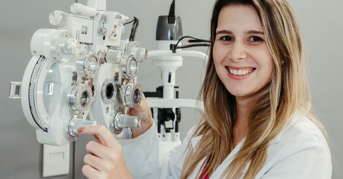 Dr. Kentaro Yamada, M.D., Board-Certified Ophthalmologist